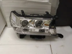���� Toyota Land Cruiser 200 ������ 81105-60K10 ����