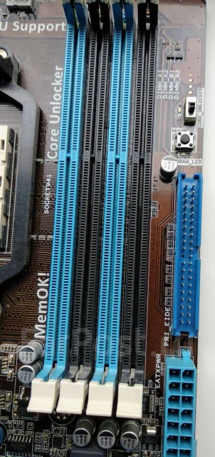 Socket AM3 ����