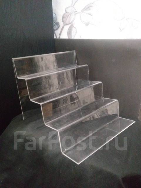 Полка горка 4 уровня под товар из акрила - Оборудование для бизнеса во ...