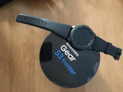 Samsung Gear S3 Frontier. GPS, NFC, IP68 ����