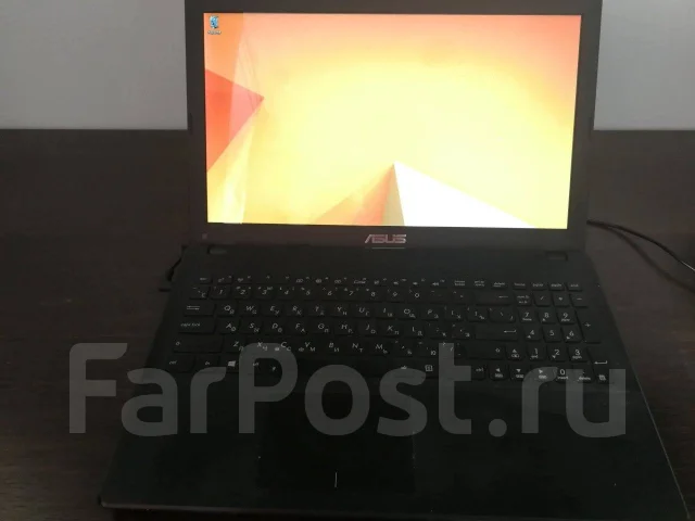 Asus X551CA. 15.6", 1,5����, ��� 4 ��, ���� 750���, WiFi: 1, Bluetooth: 1, ����������� �� 3��. ����