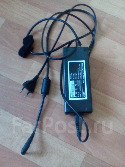 Samsung R530. 2,1����, ��� 3072 ��, ���� 170���, WiFi: 1, Bluetooth: 1, ����������� �� 2��. ����