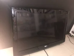 LG 32LH2000. LED ����