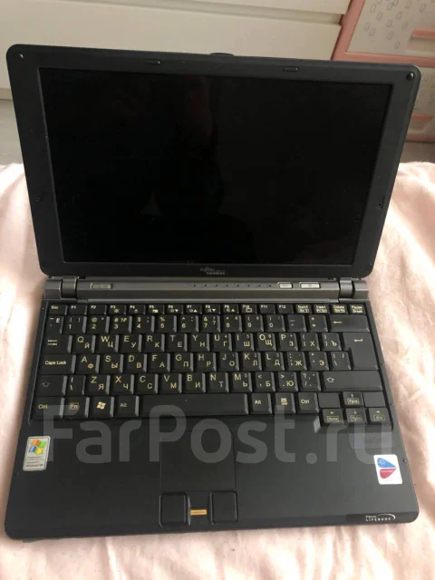 Fujitsu Siemens. 10", 1,2����, ��� 1024 ��, ���� 60���, WiFi: 1, Bluetooth: 1, ����������� �� 2��. ����