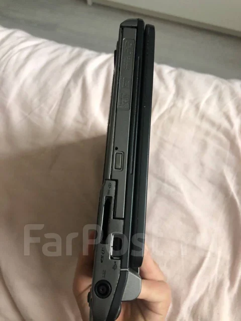 Fujitsu Siemens. 10", 1,2����, ��� 1024 ��, ���� 60���, WiFi: 1, Bluetooth: 1, ����������� �� 2��. ����