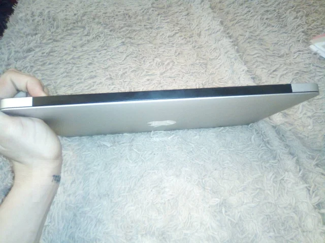 Apple MacBook Air 13 2011 Mid. 13", WiFi: 1, Bluetooth: 1, ����������� �� 9��. ����