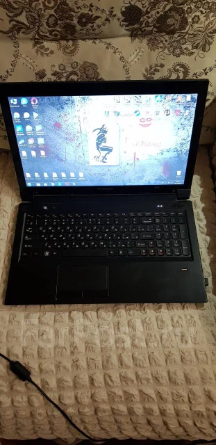 Lenovo V570c. 15.5", 2,4����, ��� 4 ��, ���� 300���, WiFi: 1, Bluetooth: 1, ����������� �� 3��. ����