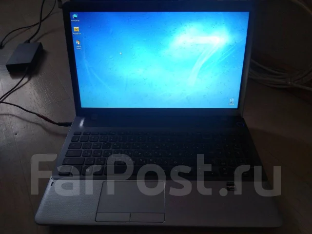 Samsung 355V5C. 15.6", 2,3����, ��� 4 ��, ���� 500���, WiFi: 1, Bluetooth: 1 ����
