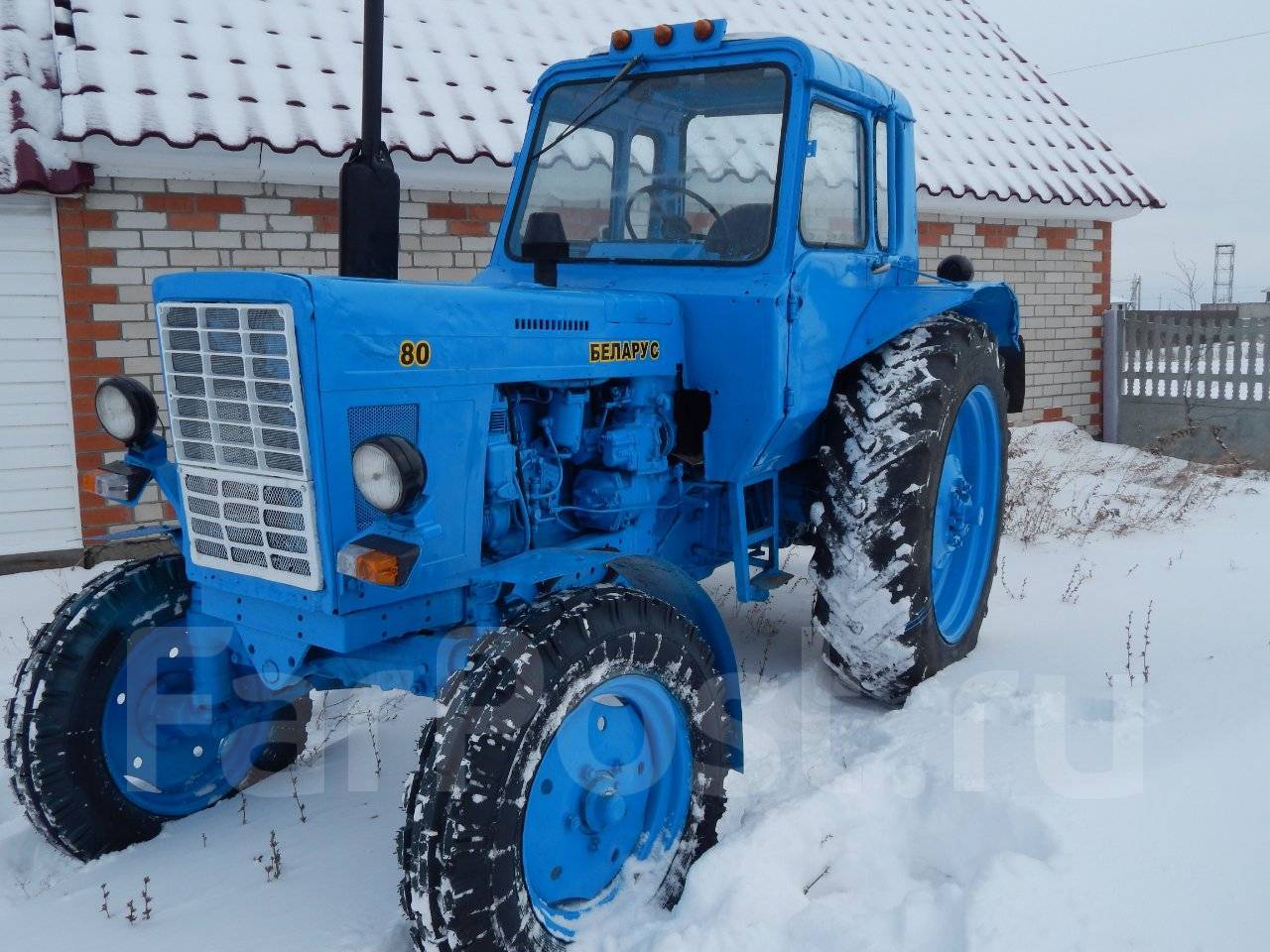 Купить мтз 80 в красноярском. Трактор МТЗ-80 1992 красный. МТЗ тягач. МТЗ 1990. Трактор в камуфляже.