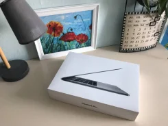Apple MacBook Pro 15 2017 Mid. 15", 2,8����, ��� 16 ��, ���� 256���, WiFi, Bluetooth, ����������� �� 10��. ����