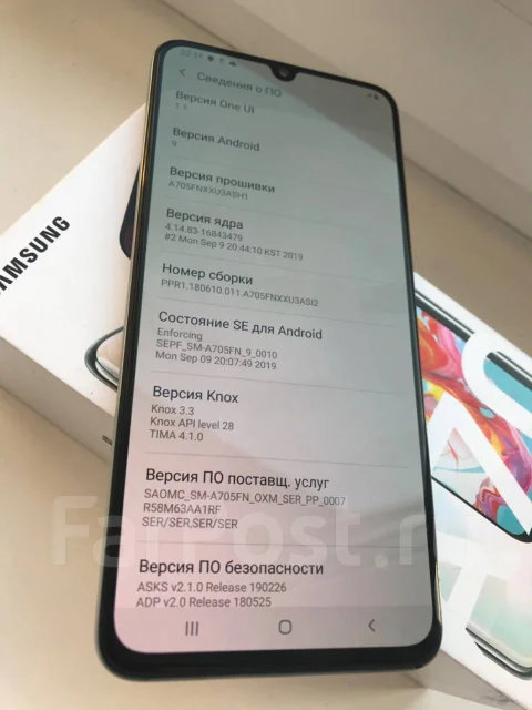 Samsung Galaxy A70. �/�, �����, 3G, 4G LTE, Dual-SIM, NFC ����