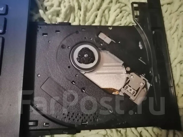 Asus X554LJ. 15.6", 2,2����, ��� 4 ��, ���� 560���, WiFi: 1, Bluetooth: 1, ����������� �� 2��. ����