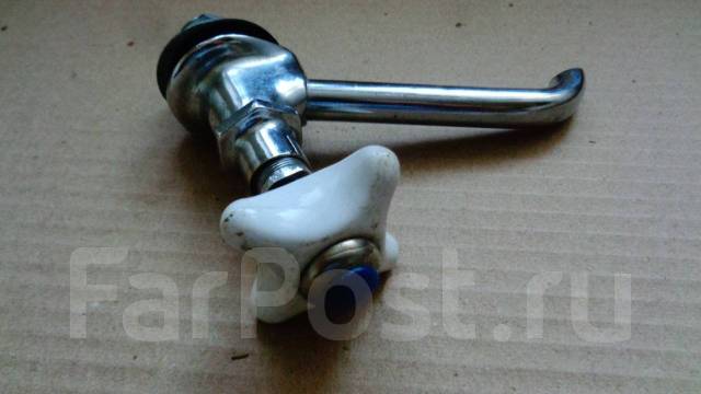 Кран водопроводный с фарфоровым барашком СССР - Антиквариат во Владивостоке