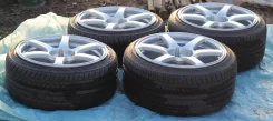 AVS Model T6. 9.0/10.0x18", 5x114.3, ET35/42 ����