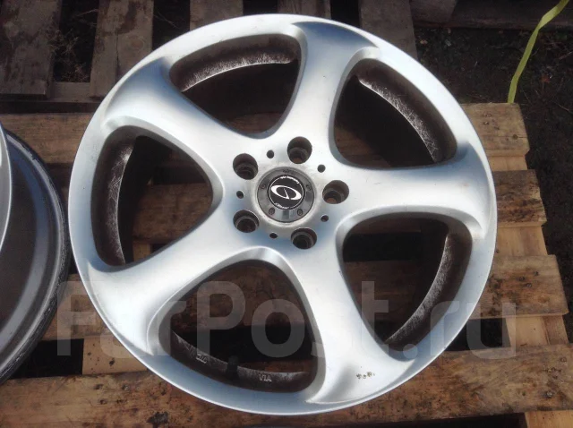 Bridgestone Glitzer. 7.0x17", 5x114.3, ET52, �� 73,1���. ����