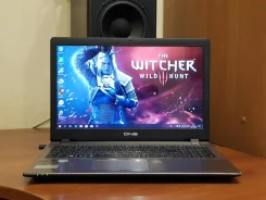Clevo. 15.6", 3 400����, ��� 6 ��, ���� 500���, WiFi: 1, Bluetooth: 1, ����������� �� 1 000��. ����