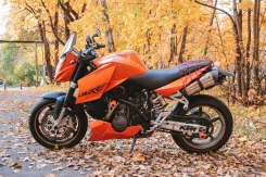 KTM 990 Super Duke. 999����. ��., ��������, ���, � �������� ����