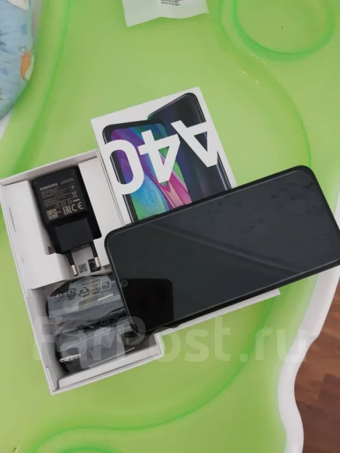 Samsung Galaxy A40. �/�, �����, ������, 4G LTE, NFC ����