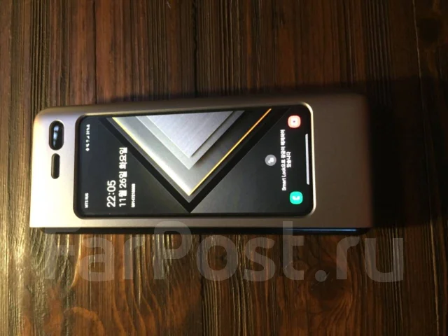 Samsung Galaxy Fold. �/� ����