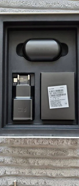 Samsung Galaxy Fold. �/� ����