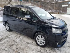 Toyota Voxy. ��������, 4wd, 2.0 (140��.�.), ������ ����