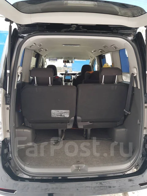 Toyota Voxy. ��������, 4wd, 2.0 (140��.�.), ������ ����