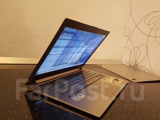 Asus ZenBook UX31E. 13.3", ��� 4 ��, ���� 128���, WiFi: 1, Bluetooth: 1, ����������� �� 4��. ����