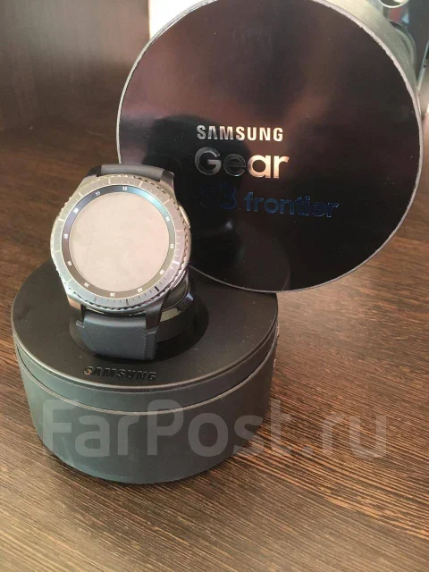 Samsung Gear S3 Frontier. GPS, NFC, IP68 ����