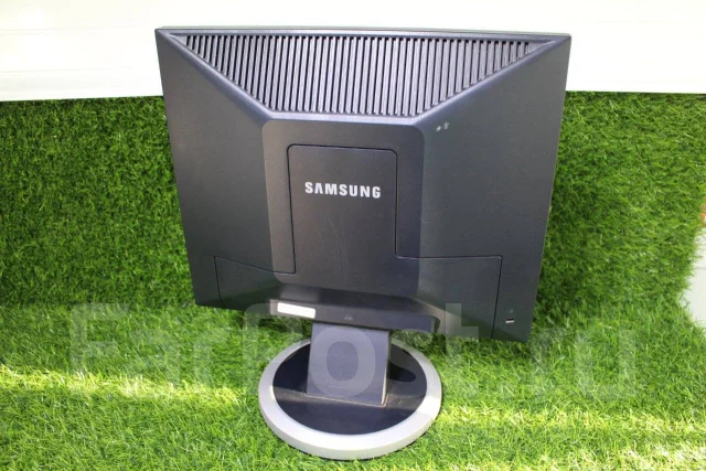 Samsung. 17" ����
