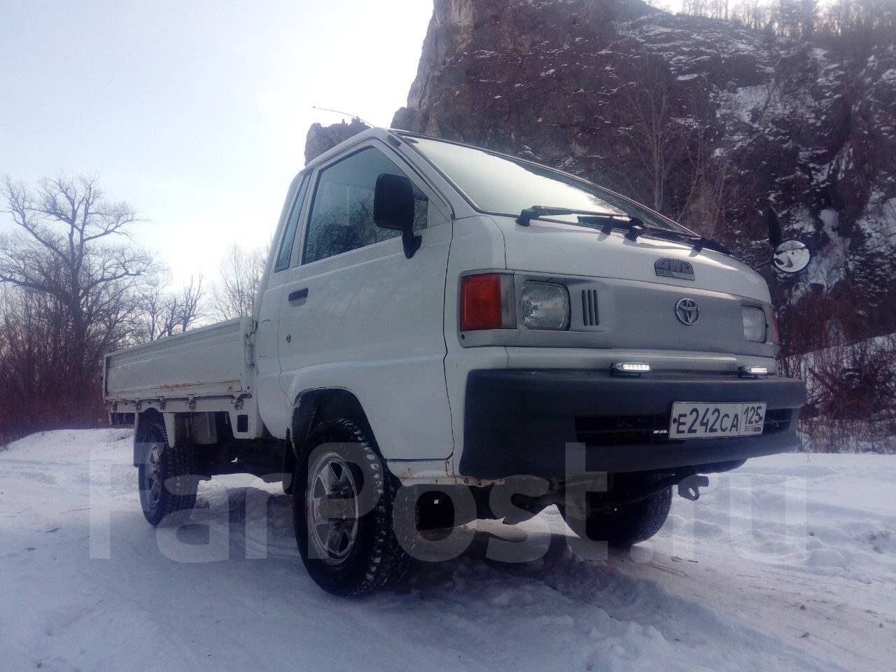 Дром приморский тойота. Toyota Town Ace 1997 грузовик. Тойота Town Ace 1990 грузовой бортовой. Toyota Lite Ace 1997 грузовой-бортовой. Тойота Таун айс бортовой грузовик.