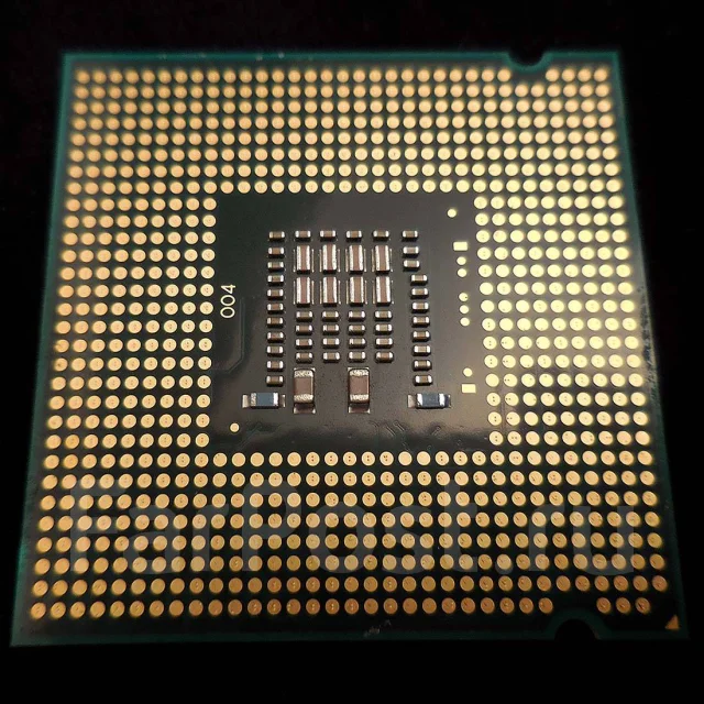 Intel Celeron E3300 ����
