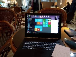 Lenovo Yoga. 14", ��� 8 ��, ���� 256���, WiFi, Bluetooth, ����������� �� 3��. ����