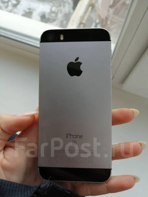Apple iPhone SE. �/�, �����, 4G LTE, NFC ����