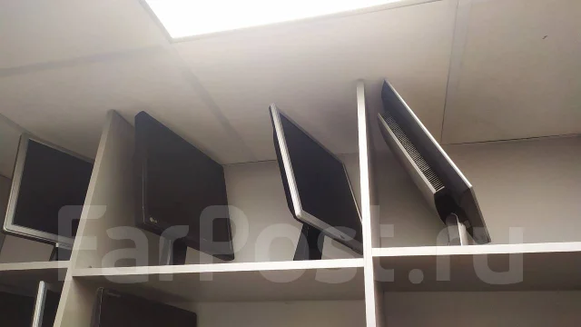 Asus. 17" ����