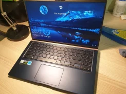 Asus ZenBook 15. 15.6", ��� 8 ��, WiFi: 1, Bluetooth: 1, ����������� �� 12��. ����