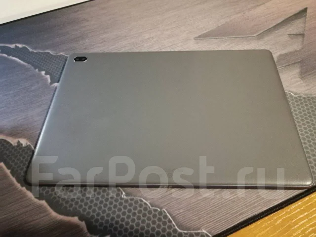 Huawei MateBook. 12", 3����, ��� 8 ��, ���� 512���, WiFi: 1, Bluetooth: 1, ����������� �� 10��. ����