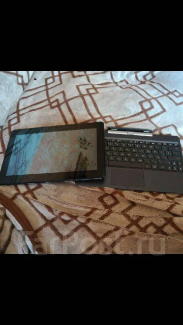 Asus Transformer Book T100TA. ��� 64 �� � ������, WiFi: 1, Bluetooth: 1 ����