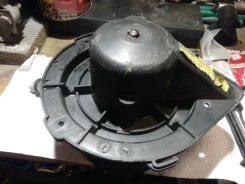����� ����� AUDI A4 (8D, B5) 1994-2001 / 80 (8C, B4) 1991-1996 8A1820021 ����