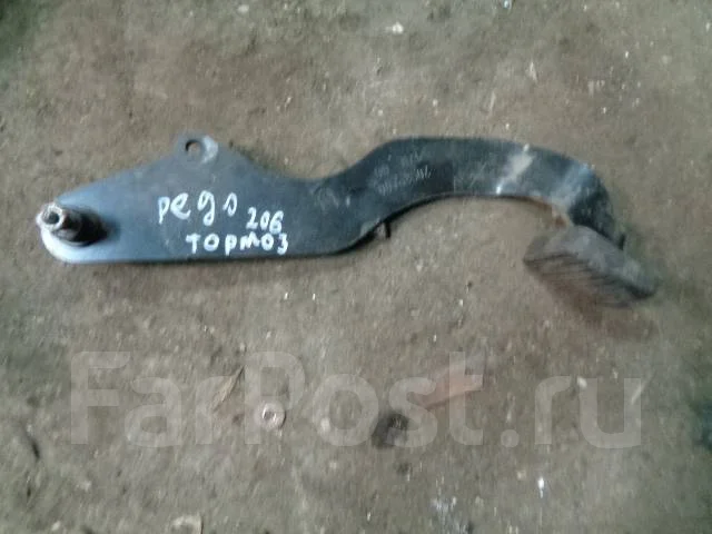 Шипит педаль тормоза пежо 206
