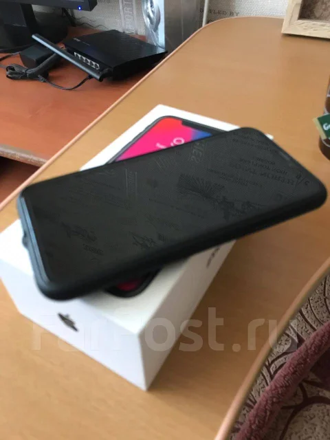 Apple iPhone X. �/�, ������, 3G, 4G LTE, NFC ����