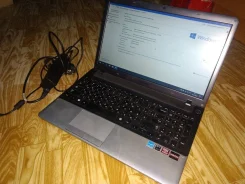 Samsung 355V5C. 15.6", 2,3����, ��� 8 ��, ���� 128���, WiFi: 1, Bluetooth: 1, ����������� �� 1��. ����