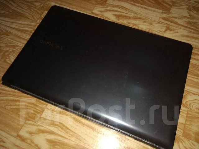 Samsung 355V5C. 15.6", 2,3����, ��� 8 ��, ���� 128���, WiFi: 1, Bluetooth: 1, ����������� �� 1��. ����