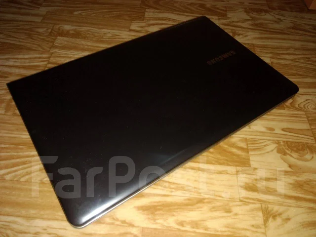 Samsung 355V5C. 15.6", 2,3����, ��� 8 ��, ���� 128���, WiFi: 1, Bluetooth: 1, ����������� �� 1��. ����