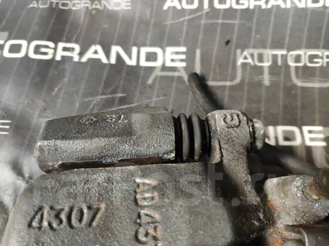 �������� �������� Mitsubishi Delica MR205260, MR205261 ����