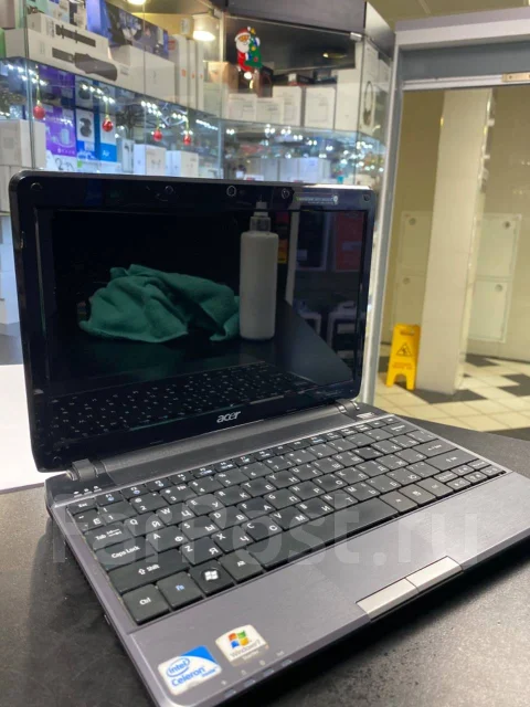 Acer Aspire 1410. 11.6", 1,3����, ��� 2048 ��, ���� 250���, WiFi: 1, Bluetooth: 1, ����������� �� 2��. ����