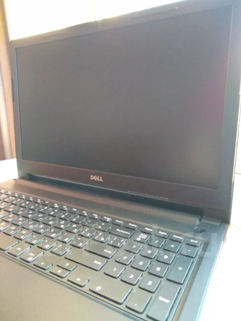 Dell Inspiron 3567. 15.6", 2 000����, ��� 4 ��, ���� 500���, WiFi: 1, Bluetooth: 1, ����������� �� 5��. ����