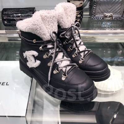 Зимние ботинки Chanel, натуральные на стопу 23 см. Большая скидка, размер:  36, новый, в наличии. Цена: 4 000₽ во Владивостоке