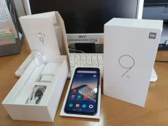 Xiaomi Mi9 SE. �����, 128 ��, �����, 3G, 4G LTE, Dual-SIM, NFC