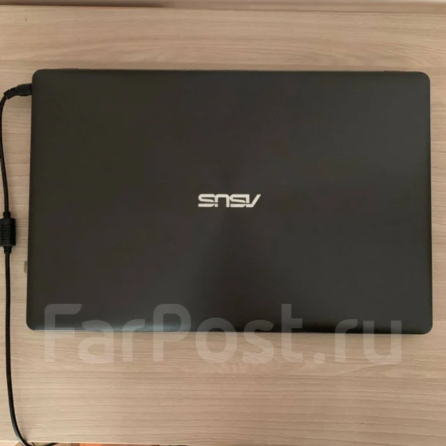 Asus X550CA. 15.6", 1,8����, ��� 4 ��, ���� 500���, WiFi: 1, Bluetooth: 1 ����