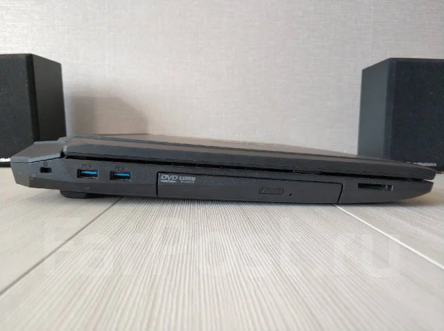 Asus ROG G750JX. 17", 2,4����, ��� 16 ��, ���� 1 000���, WiFi: 1, Bluetooth: 1, ����������� �� 4��. ����